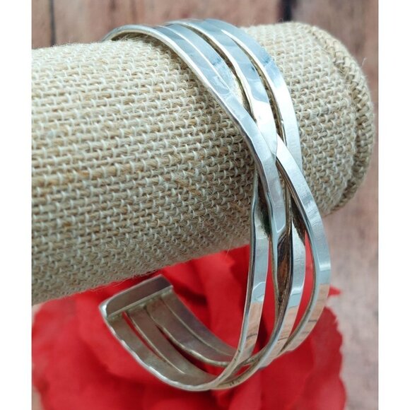 Cute Silver Tone Intertwined Cuff Bracelet Hammered Smooth - Picture 4 of 11